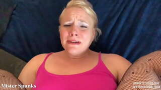 Stepsister Fica com o Primeiro Anal e uma Gozada na sua Bunda Grande / Com SexySpunkyGirl