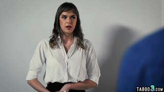 Couage kone bestilling av hennes ansatte Vanguard å knulle henne hubby