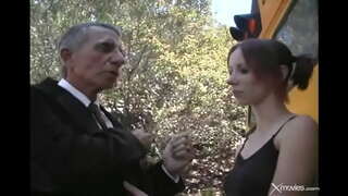 Swynol ac yn anturus Girl rhefrol, blowjob