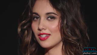 латинська мамочка з пухкою задницею роздягається на побаченні зі своїм улюбленцем