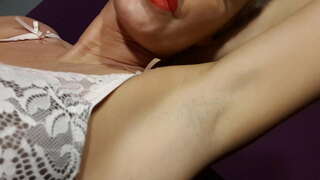 Лизни і понюхай мою підмишку