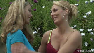 Үлкен сиськи в лесбийском буйстве