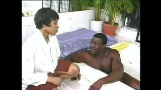 Бақытты қара чувак бақытты трахнуть бұл әдемі ханымы фюзеляжную